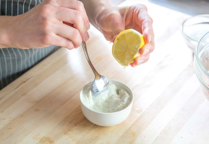 Season yogurt sauce
